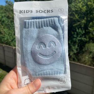 Baby Knee Pads with Smiley Face – Non-Slip Crawling Protectors for Infants & Tod